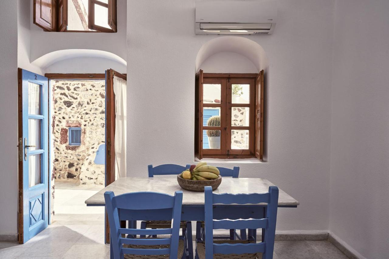 Amphitheater Cave Houses Fira  Exterior foto