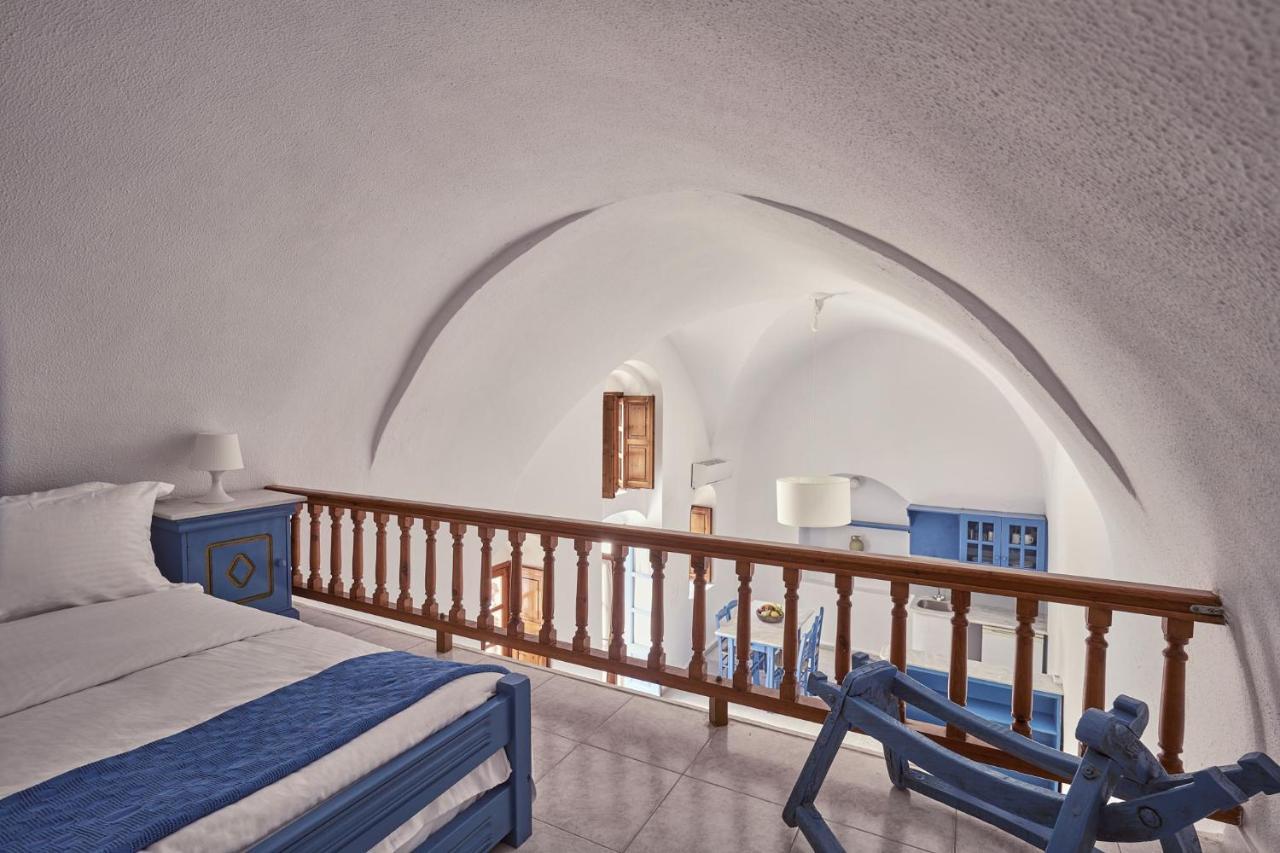 Amphitheater Cave Houses Fira  Exterior foto