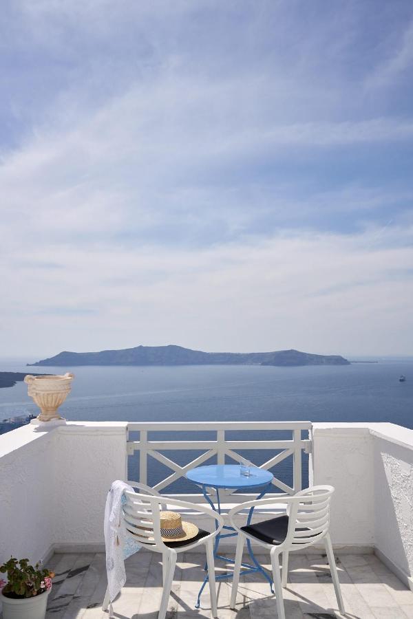 Amphitheater Cave Houses Fira  Exterior foto