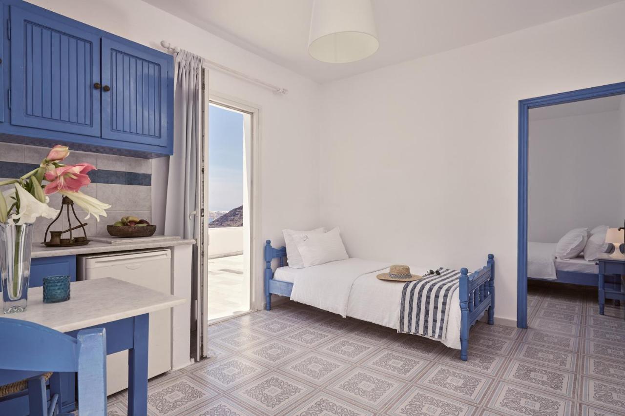Amphitheater Cave Houses Fira  Exterior foto