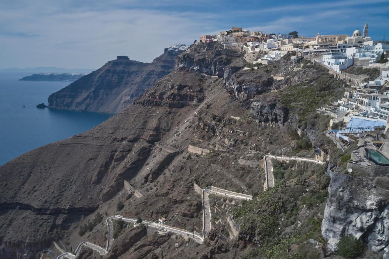 Amphitheater Cave Houses Fira  Exterior foto